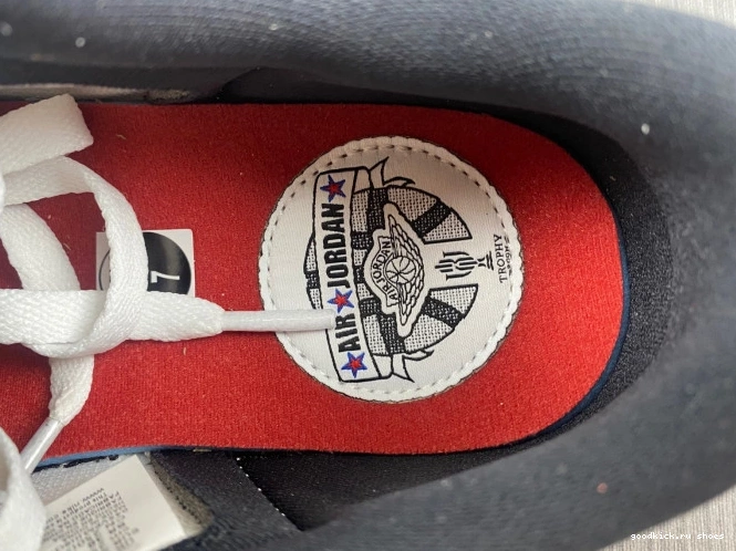 LOW 1 TROPHY 'RED AIR ROOM OG JORDAN BLACK' FN0432-017 X 0815